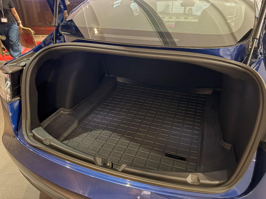 Model 3 Standard Range Plus - Image 5